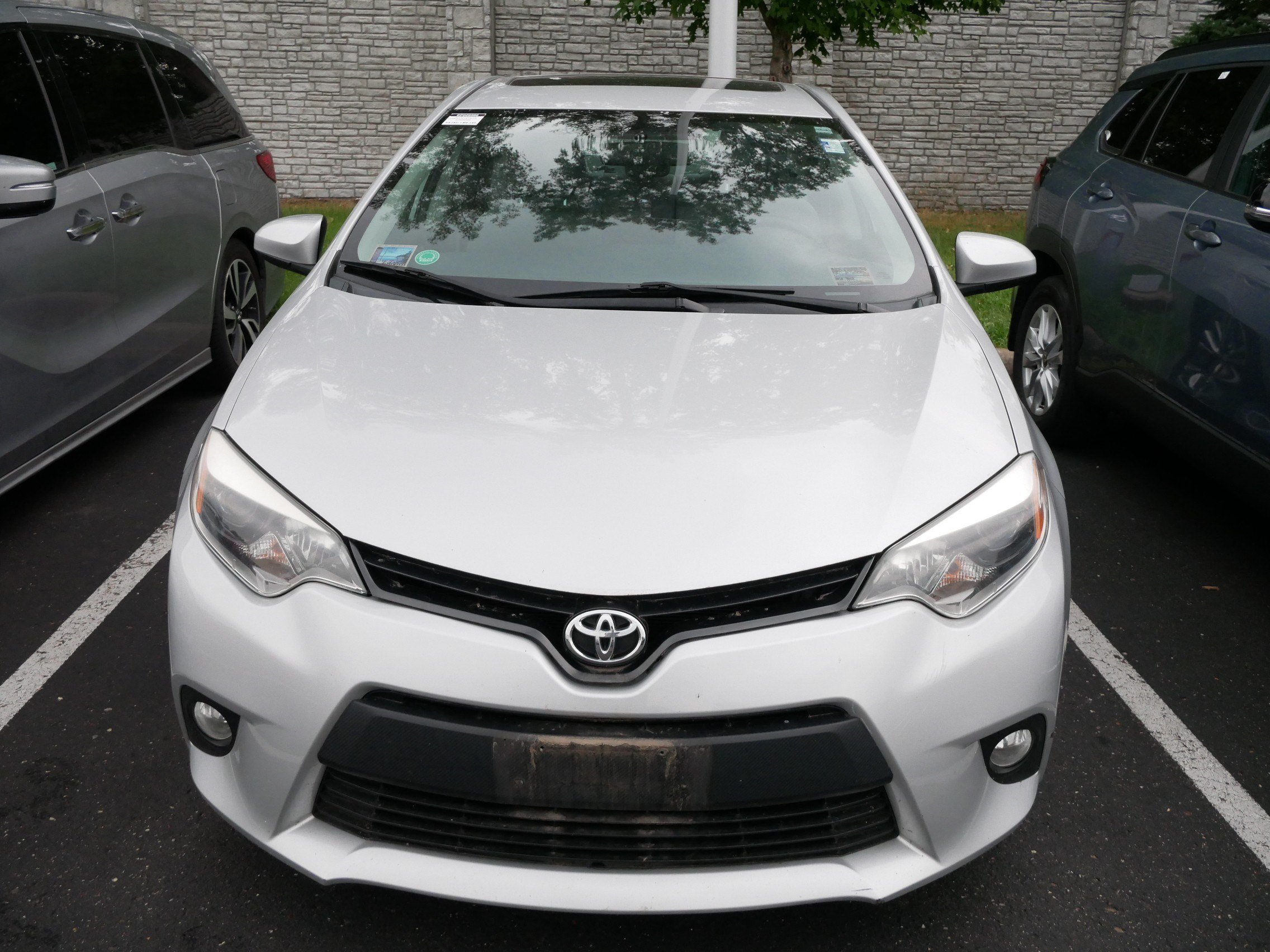 Used 2014 Toyota Corolla LE Plus with VIN 5YFBURHE8EP029566 for sale in Brooklyn Center, Minnesota