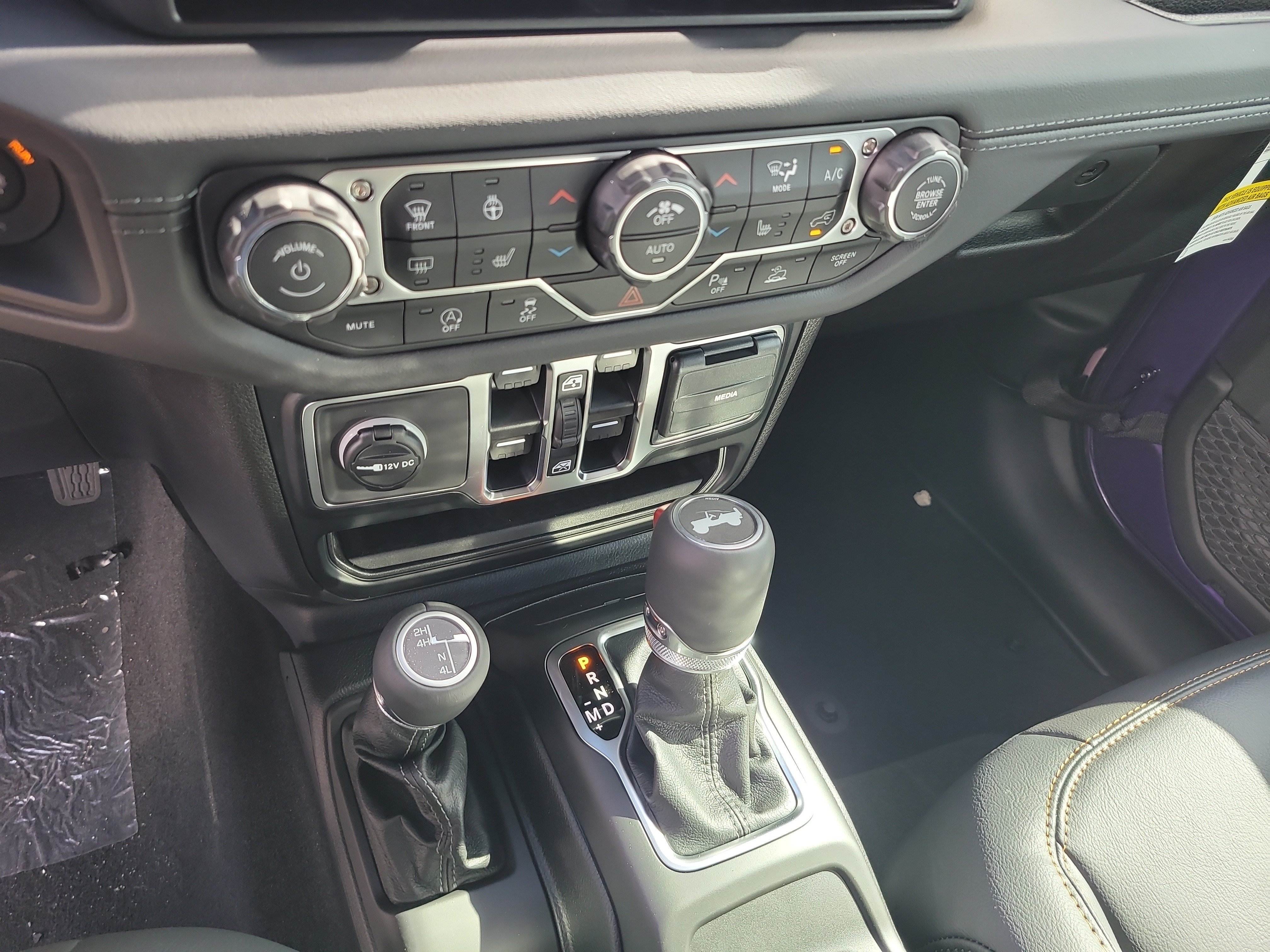 New 2026 Reign Exterior Paint Jeep Sahara image 18
