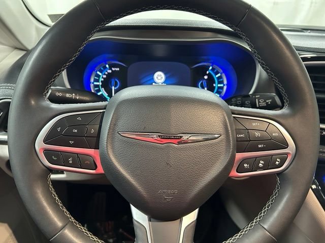 Used 2024  Chrysler Hybrid Select image 18