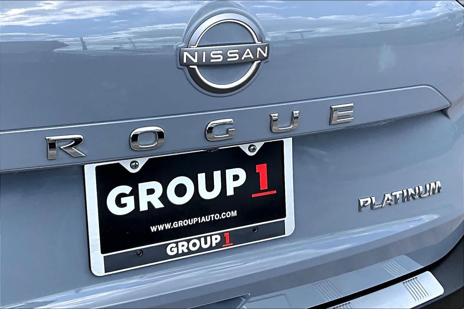 Used 2023 Boulder Gray Pearl Nissan Platinum image 29