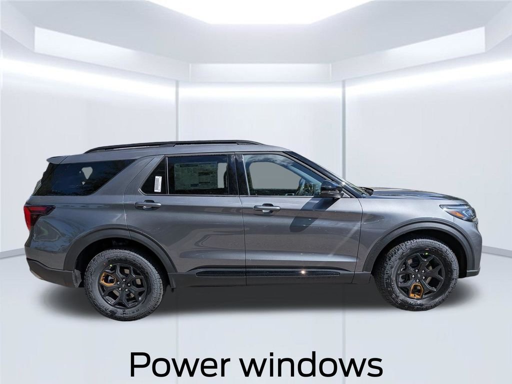 New 2026 Carbonized Gray Metallic Ford Tremor® image 9