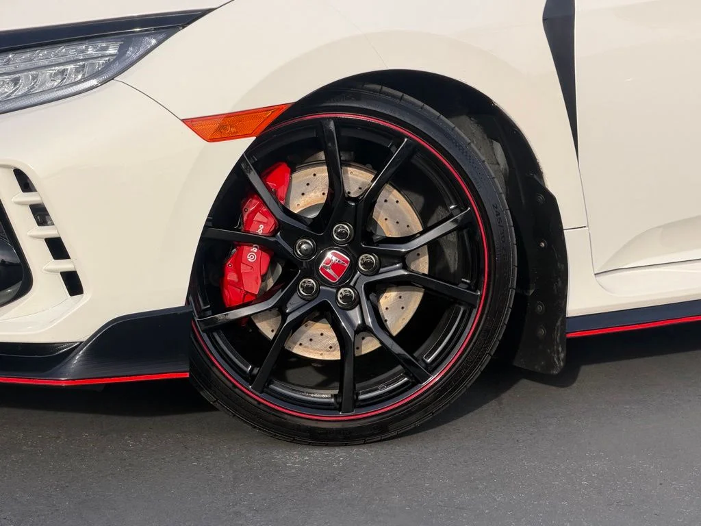 Used 2018  Honda Touring image 9