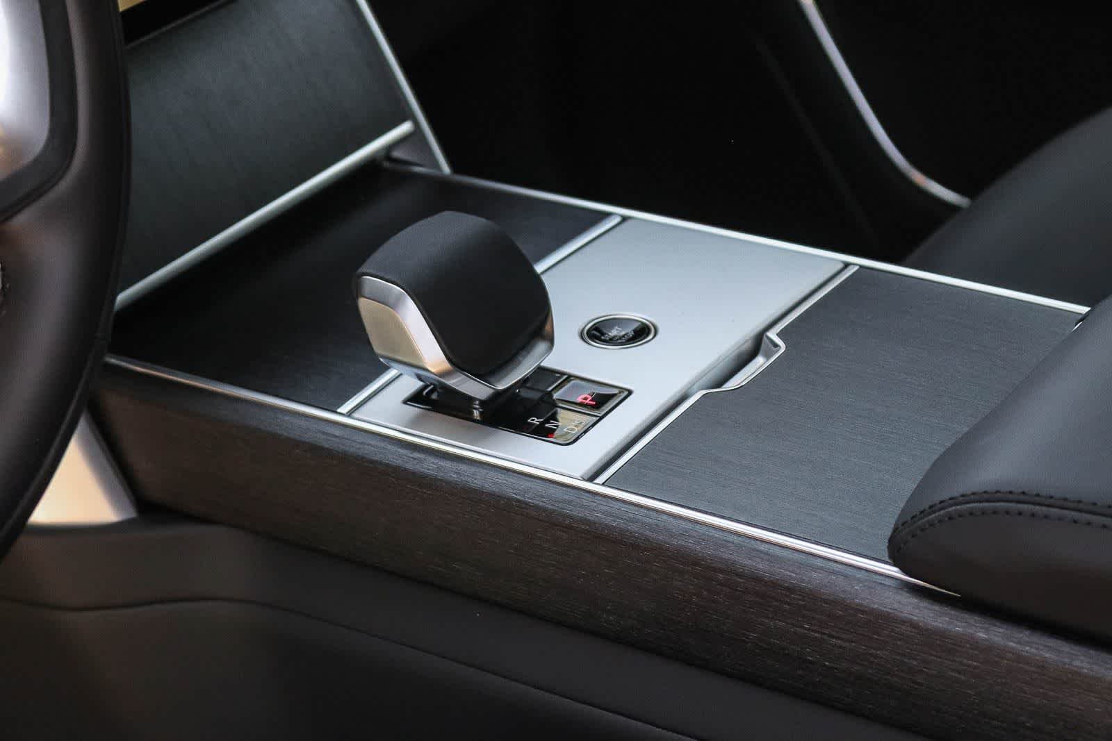 New 2026 Fuji White Land Rover SE image 19