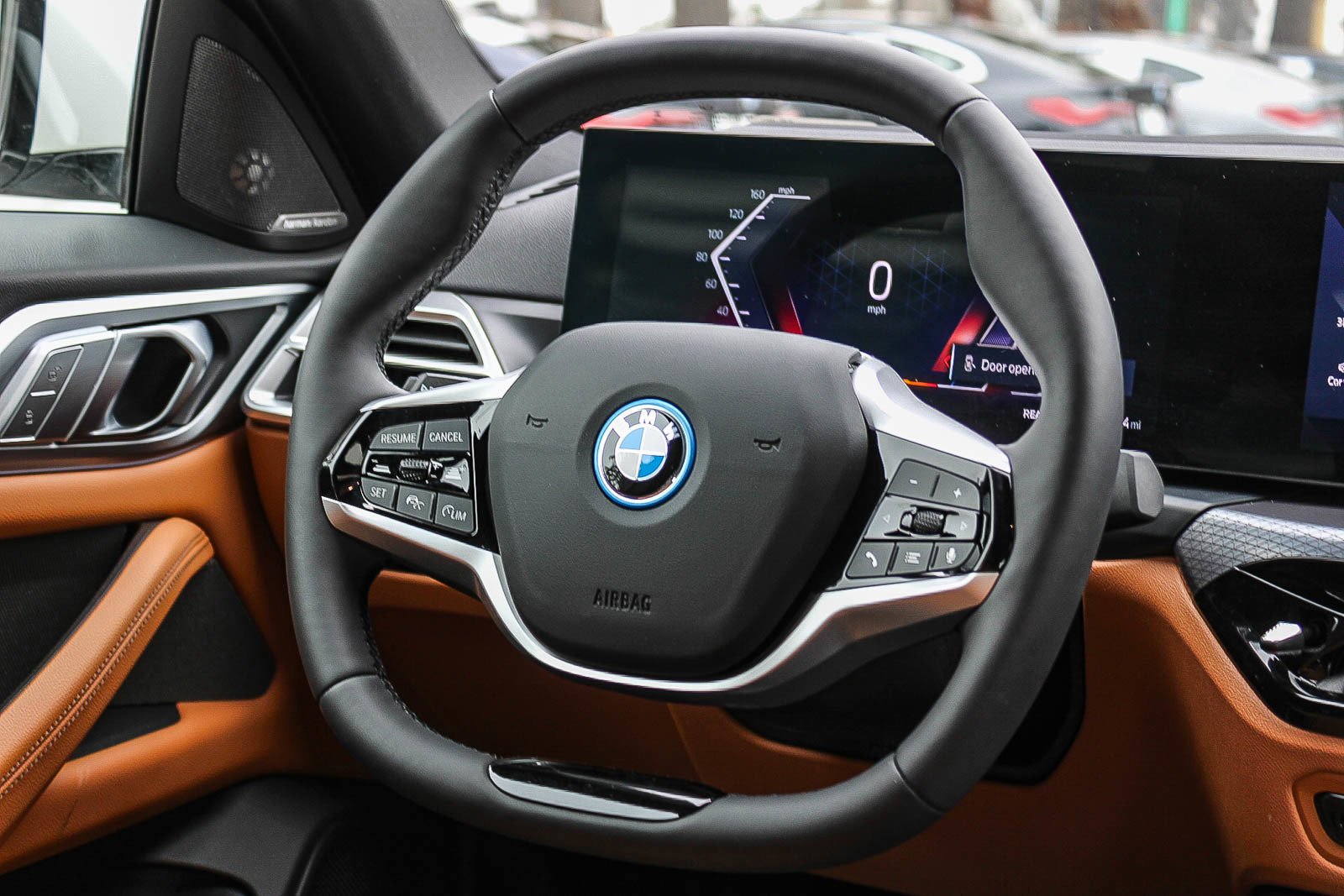 Used 2025 Mineral White Metallic BMW xDrive40 image 16