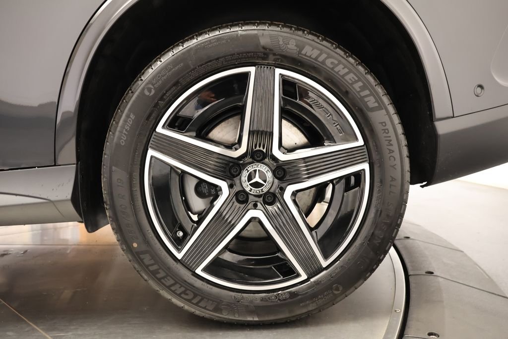 Used 2027  Mercedes-Benz GLC 300 image 12
