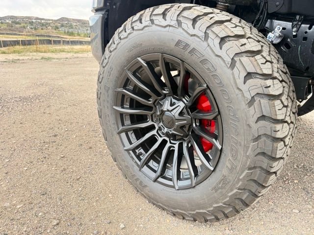 New 2026 Carbonized Gray Metallic Ford XLT image 14