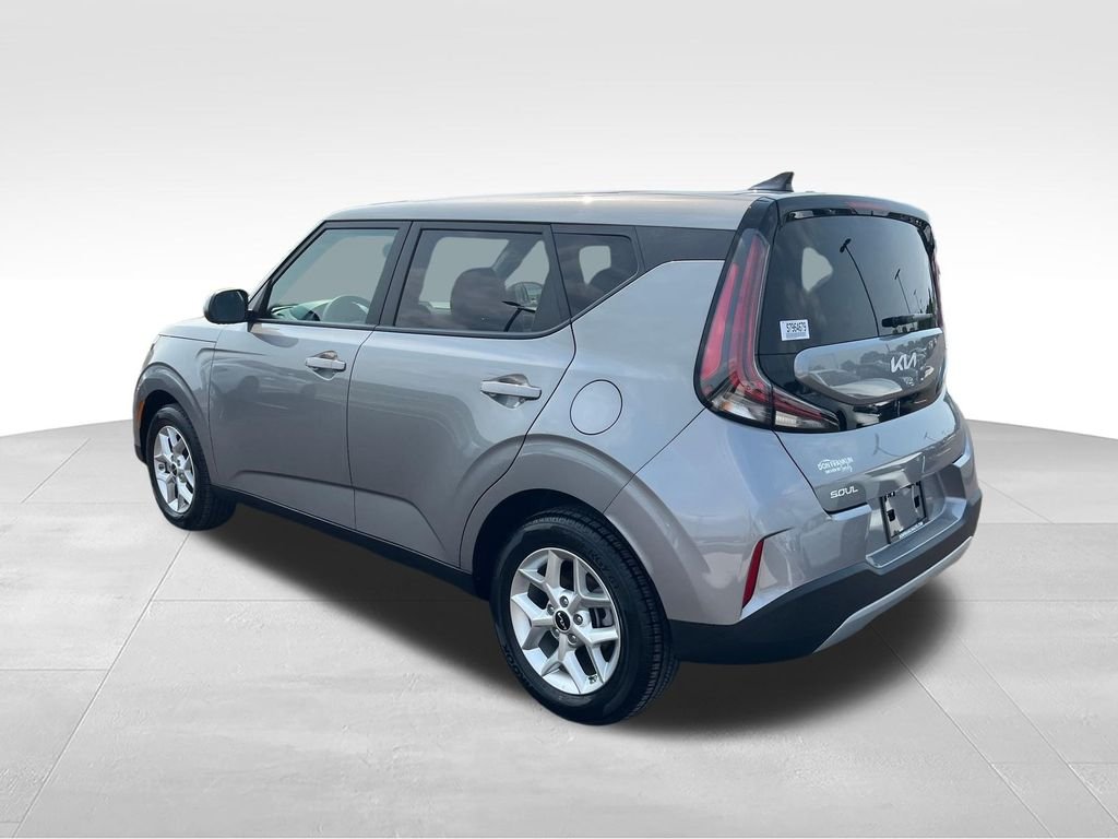 Used 2025 Gray Kia LX image 3