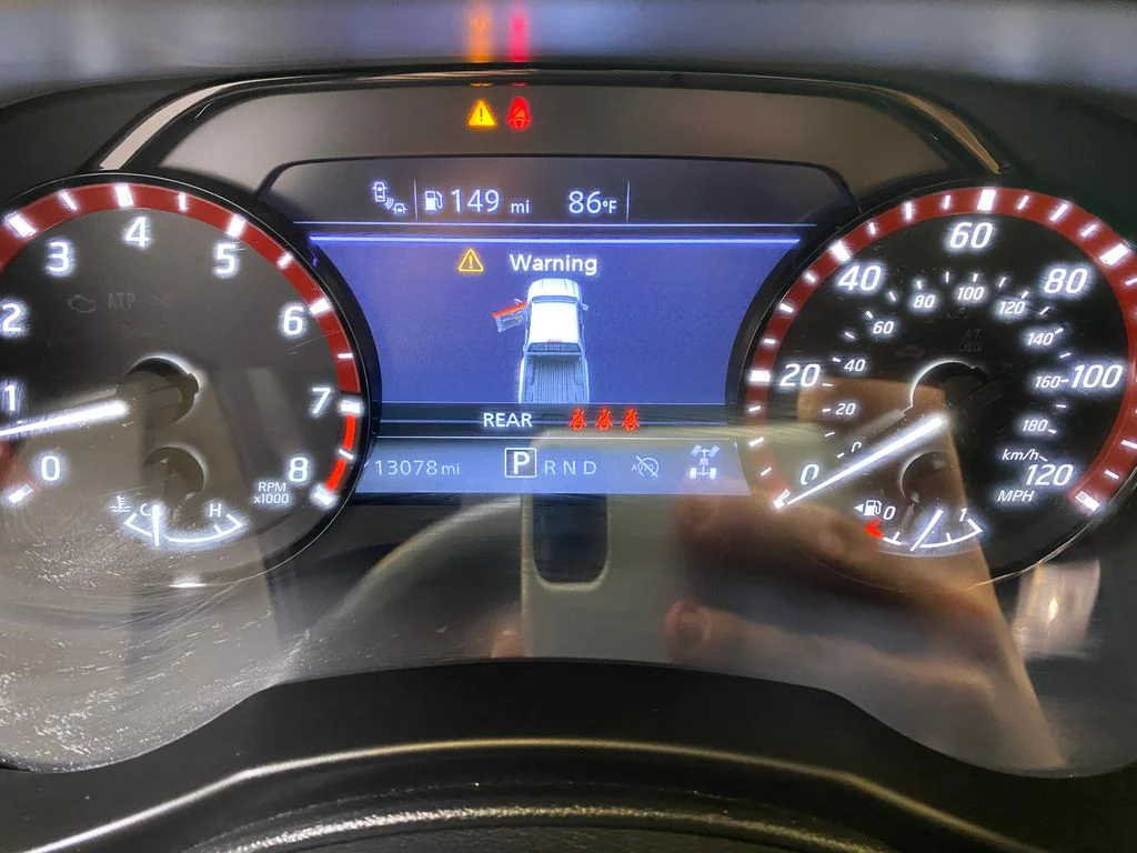 Used 2025 White Nissan PRO-4X image 36
