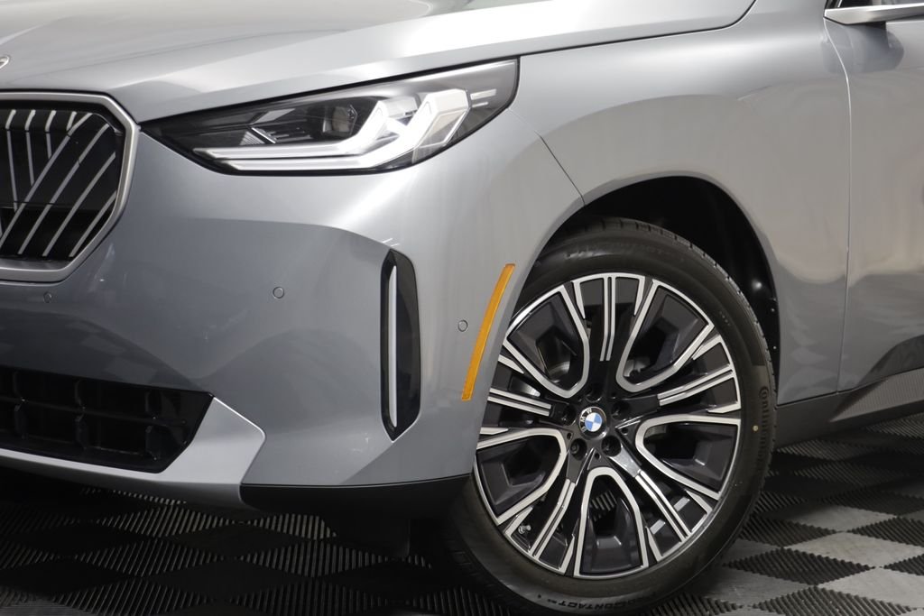 New 2026 Skyscraper Grey Metallic BMW 30 xDrive image 4