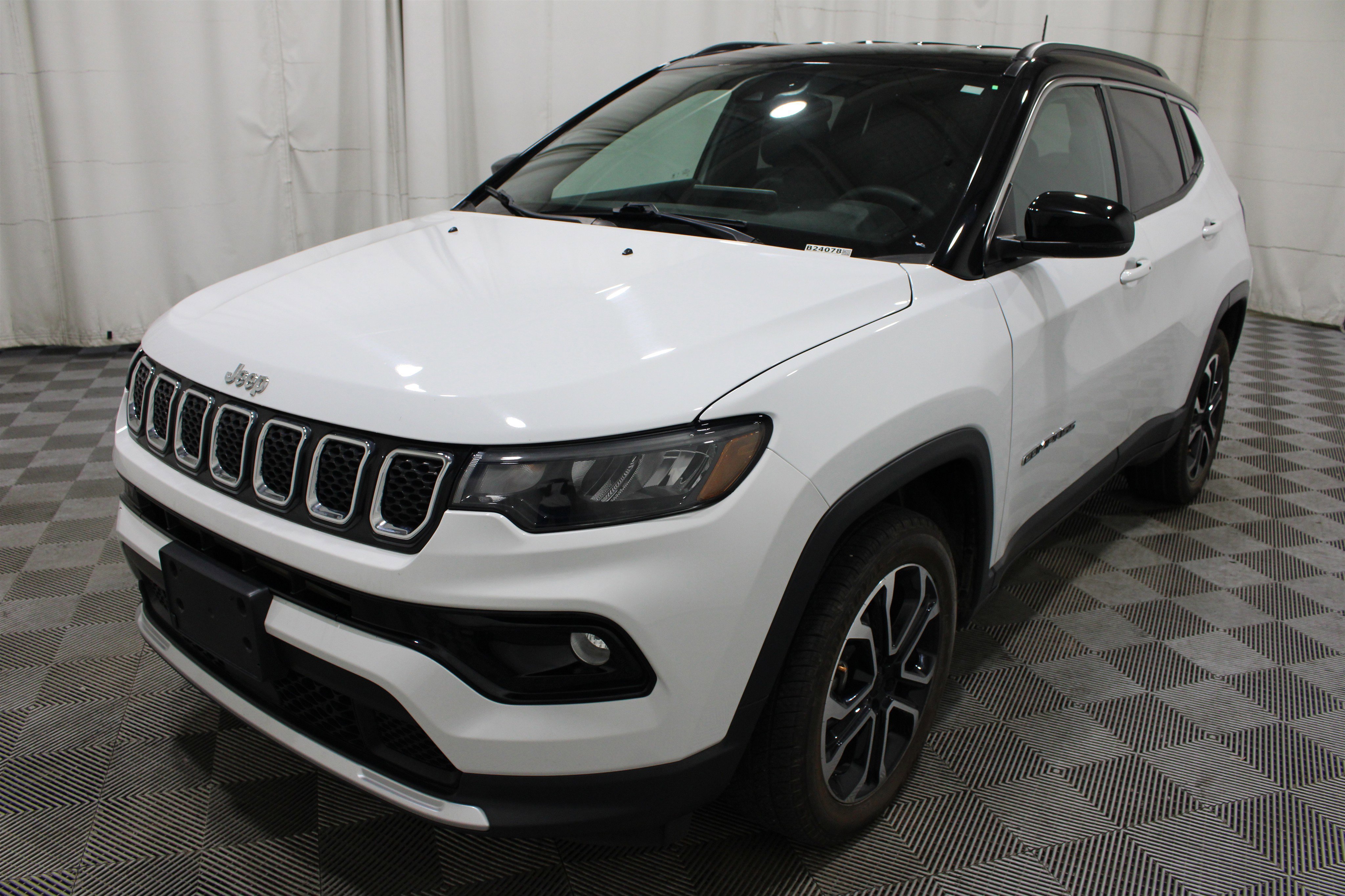 2024 Jeep Compass Limited - Photo 32