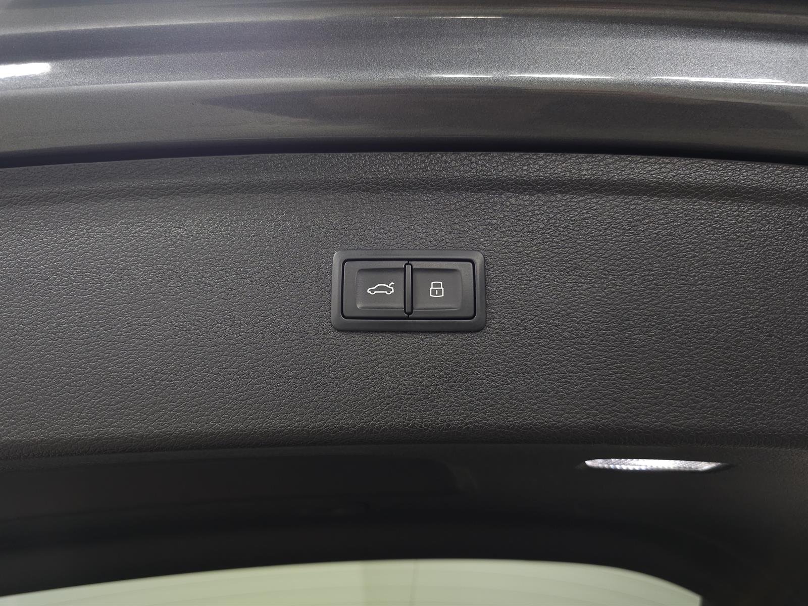 Used 2018 Gray Audi 2.0T quattro Prestige image 9