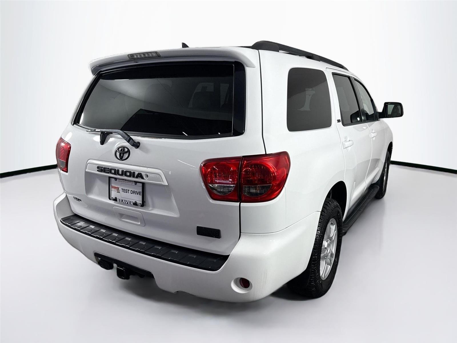 Used 2016 Super White Toyota SR5 image 2