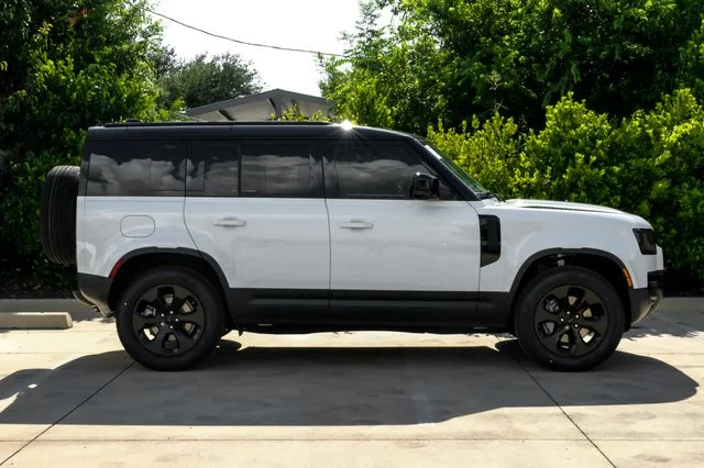 New 2026 White Land Rover S image 9