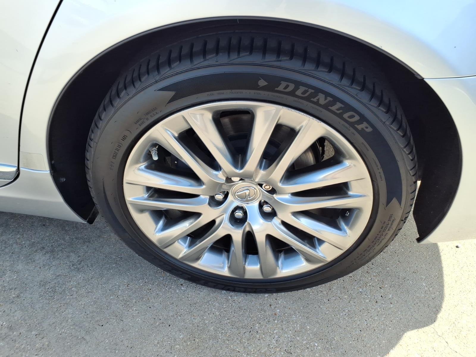 Used 2016 Atomic Silver Lexus Base image 17