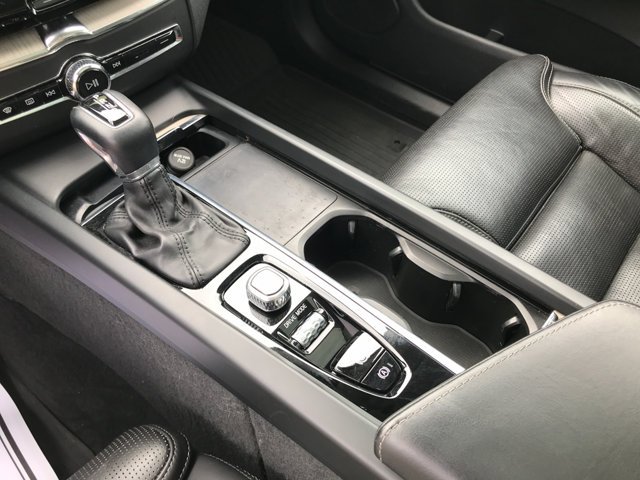 Used 2021 Denim Blue Metallic Volvo Inscription image 24