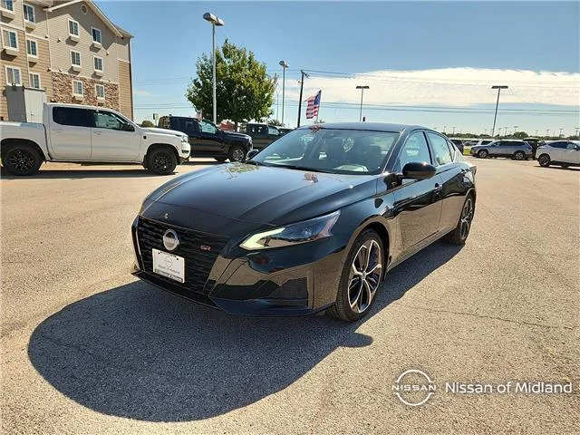 New 2026 KH3 Super Blac Nissan SR Front-Wheel Drive Sedan image 1