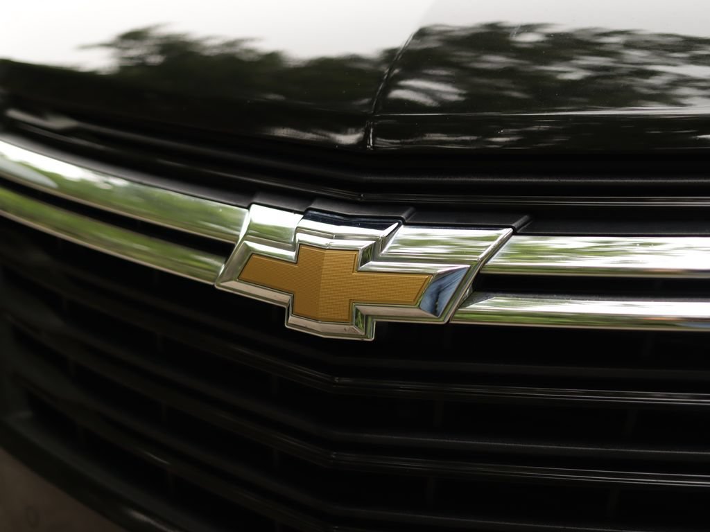 Used 2024 Mosaic Black Metallic Chevrolet LT image 30