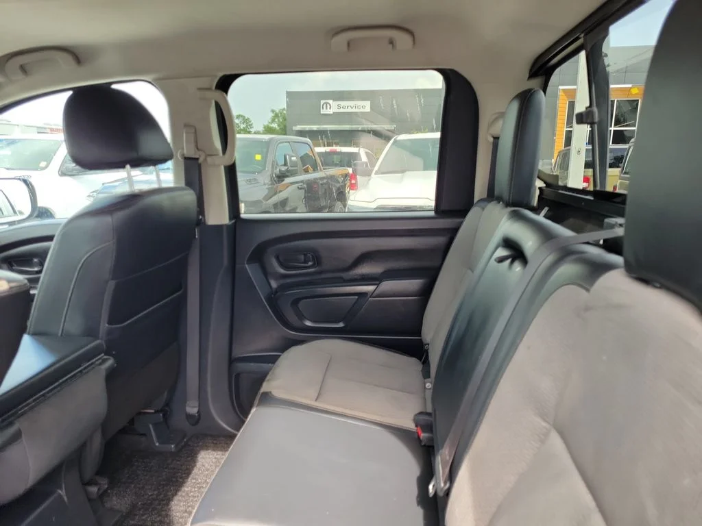 Used 2020 White Nissan S image 17