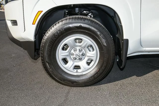 Used 2022 White Nissan S image 11