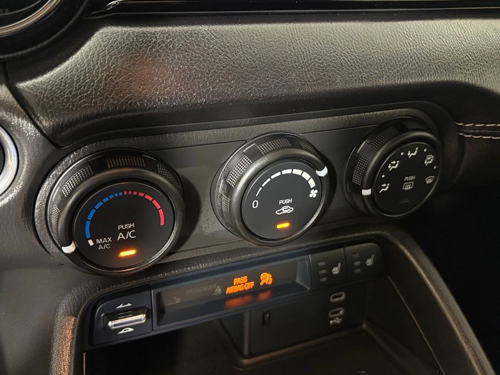 Used 2025 Red Mazda Club image 28