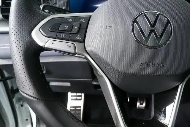 New 2026 Opal White Pearl Volkswagen SE R-Line Black image 9