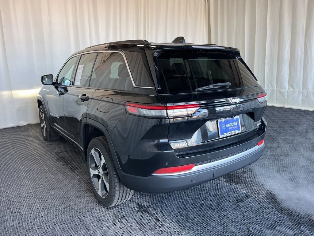 Used 2023 Black Jeep Limited image 25