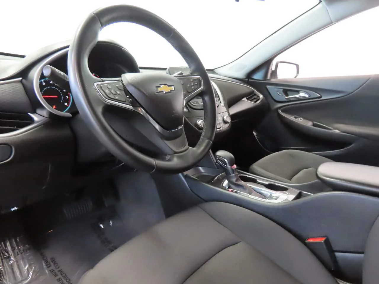 Certified Used 2025 Summit White Chevrolet RS image 8