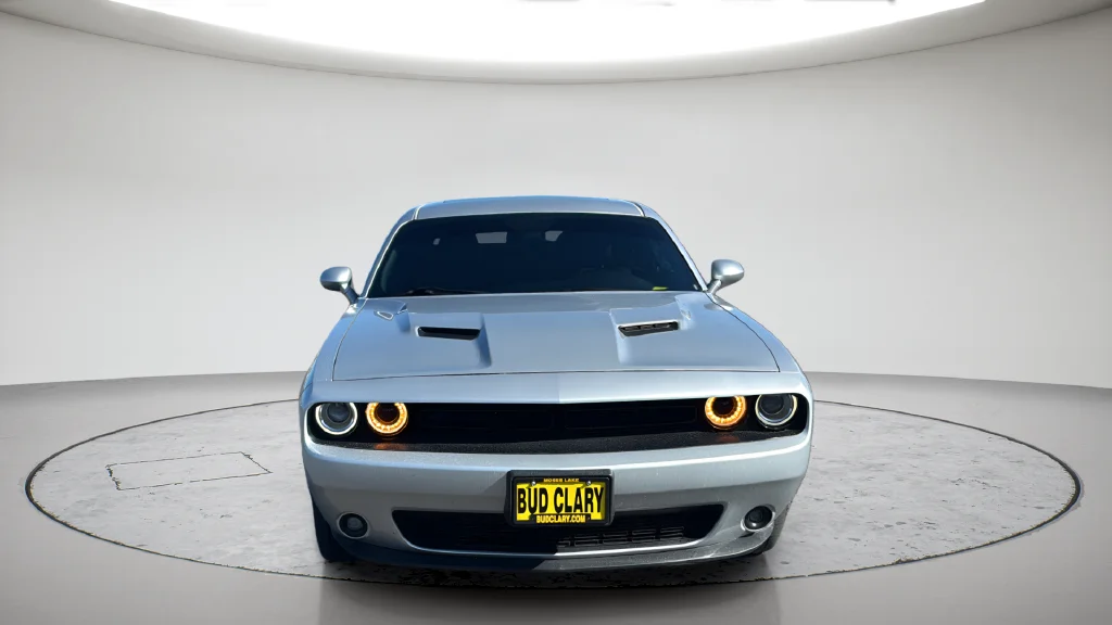 Used 2020 Silver Dodge SXT image 27