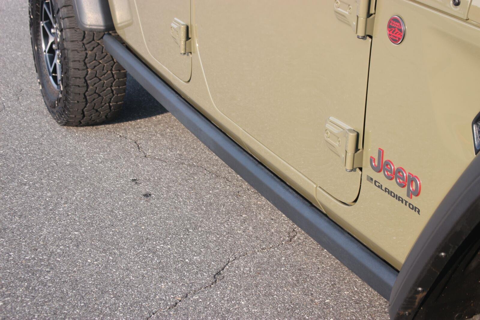 Used 2025 Green Jeep Rubicon image 11
