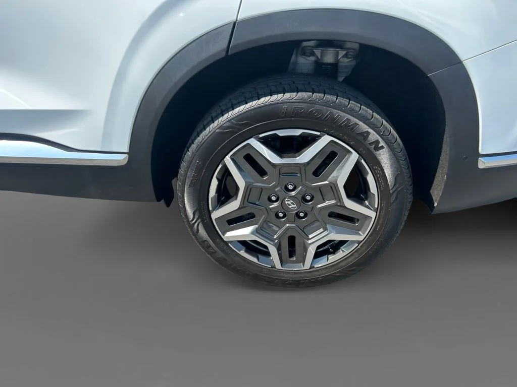 Used 2023 White Hyundai Limited image 8