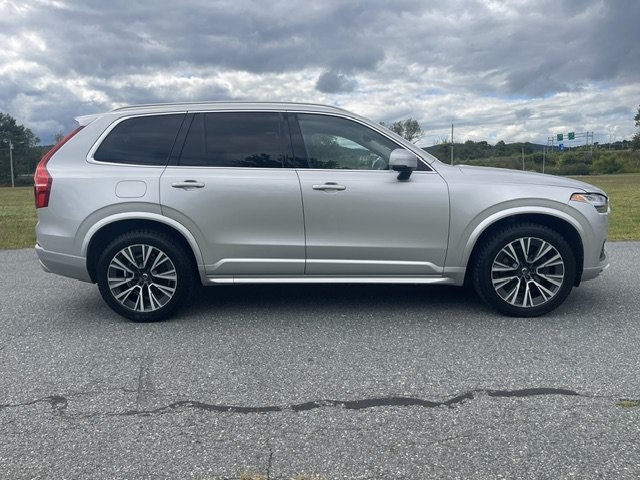 Used 2021 Silver Volvo Momentum image 5