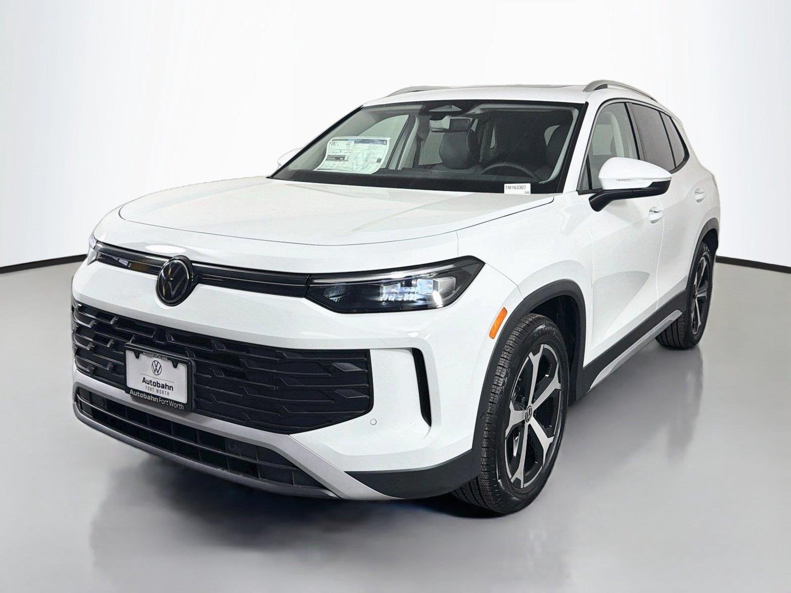 New 2026 Pure White Volkswagen SE image 1