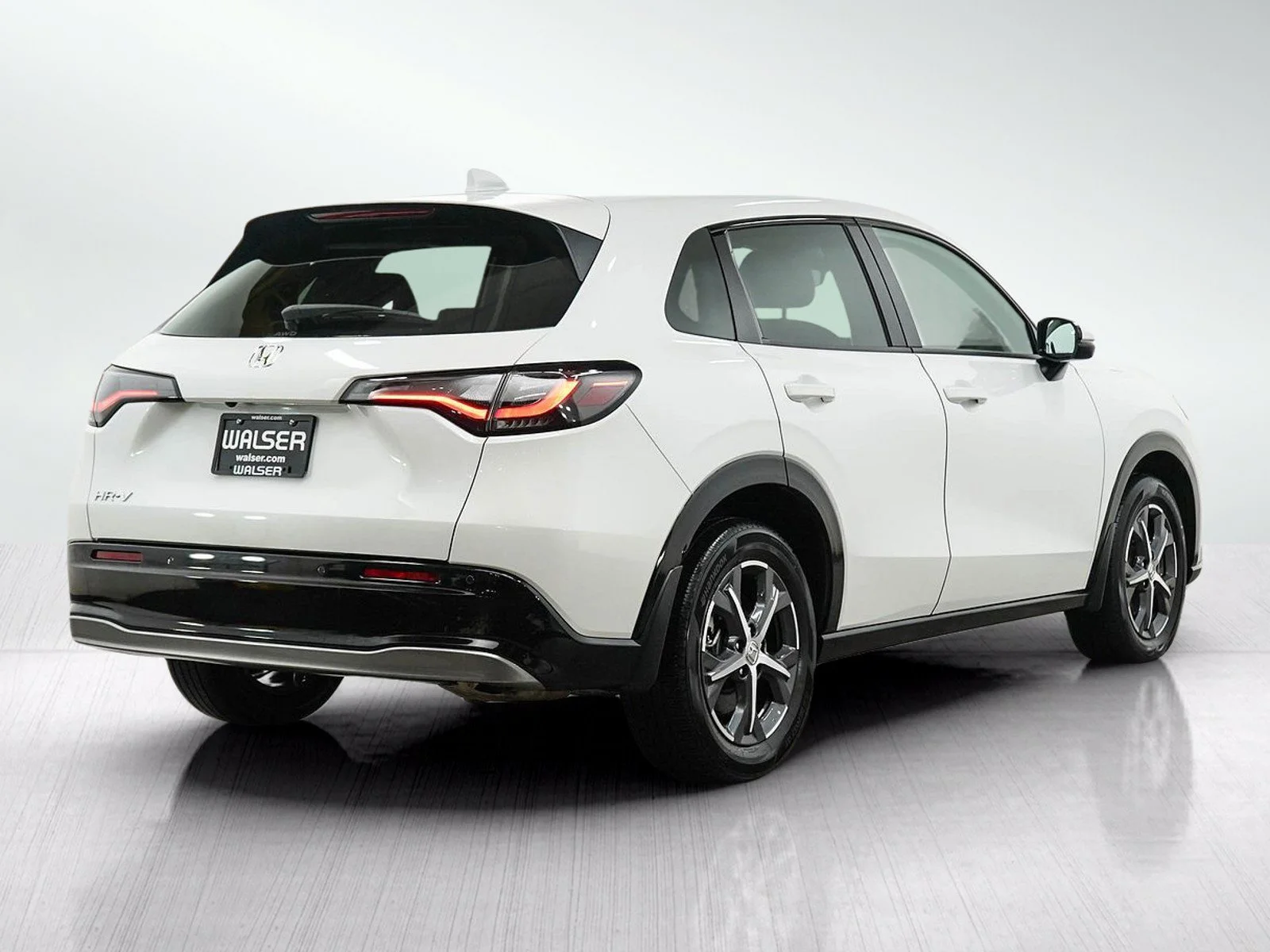 Used 2025 White Honda EX-L AWD CVT image 5