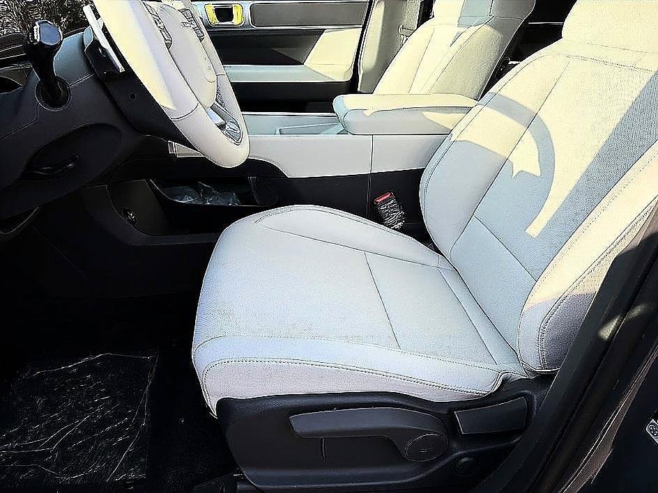 New 2026 Ecotronic Gray Hyundai SE image 20