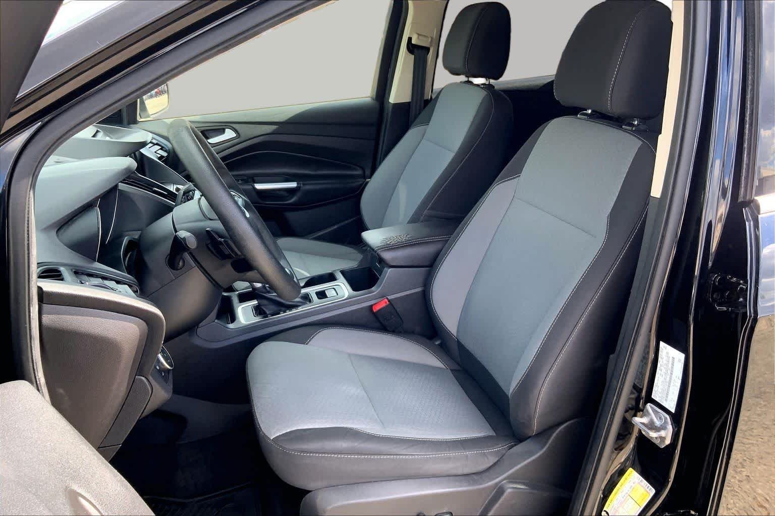 Used 2017 Shadow Black Ford SE image 8