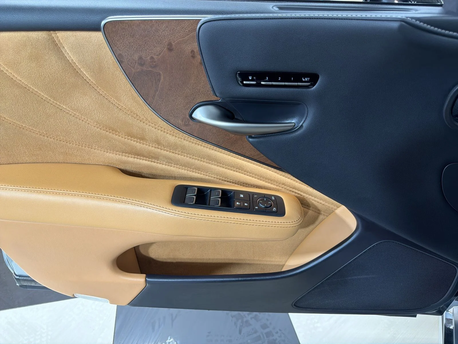 2021 Lexus LS Base - Photo 43
