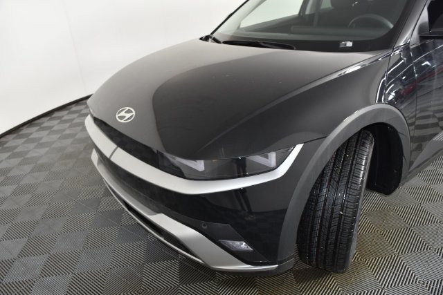 New 2026 Black Hyundai SE image 10