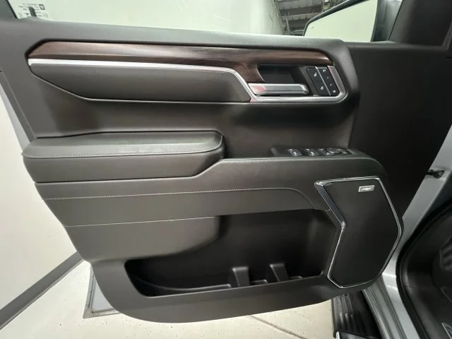 2024 GMC Sierra 1500 SLT - Photo 23