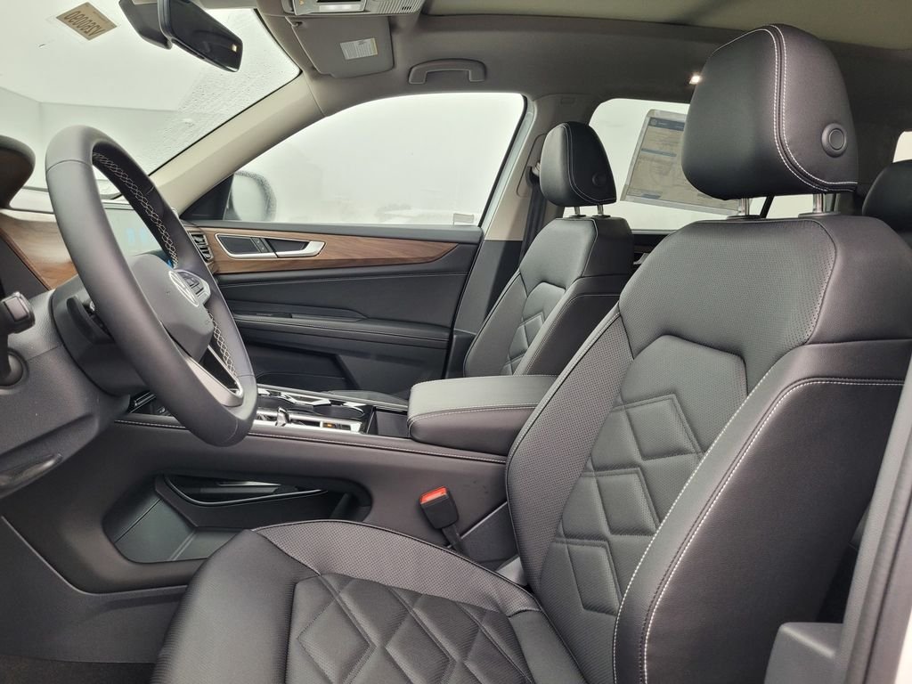 New 2026 White/off-white Volkswagen 2.0T SE w/Technology image 11