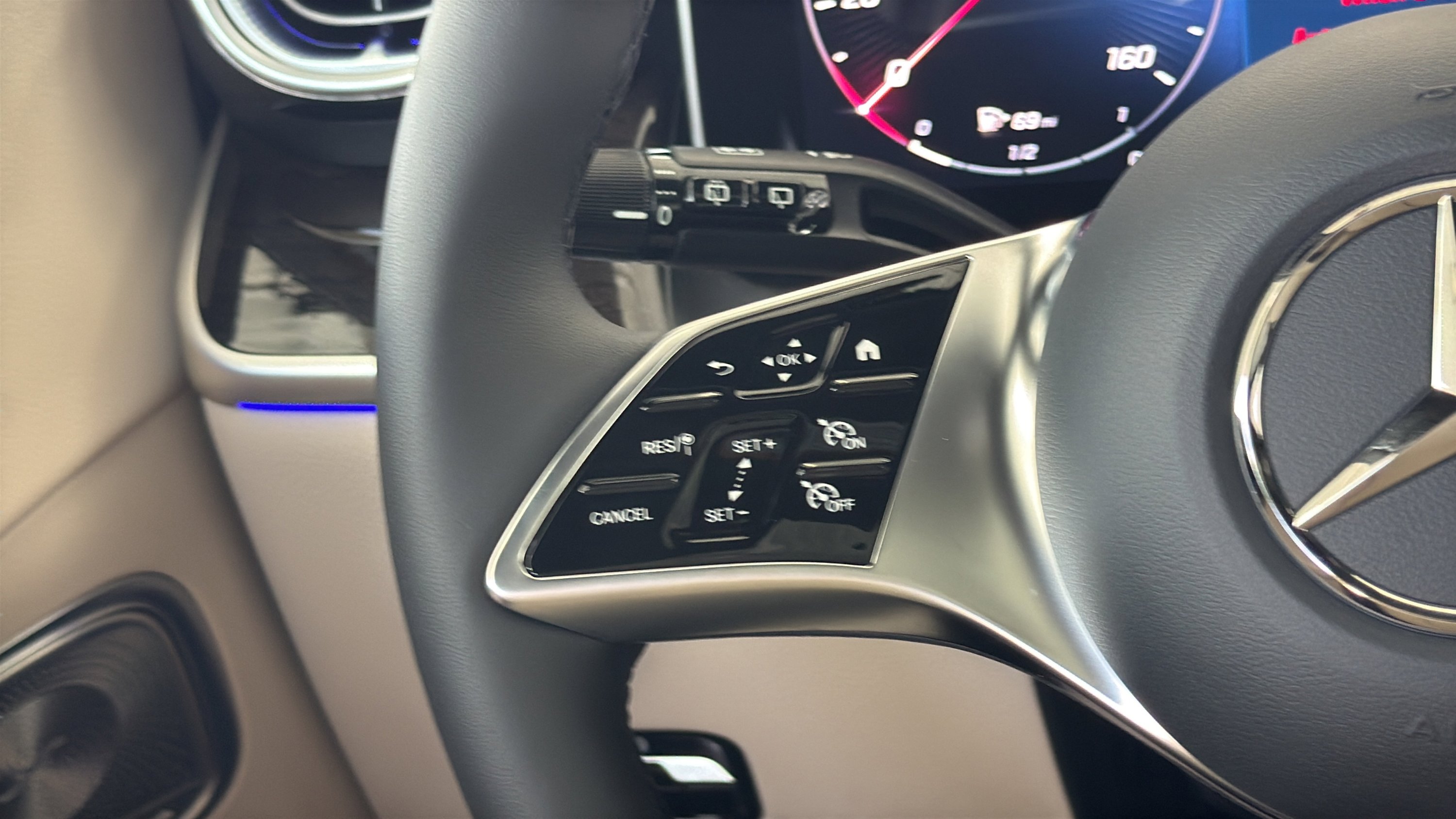 New 2026 Cirrus Silver Metallic Mercedes-Benz GLC 300 image 34