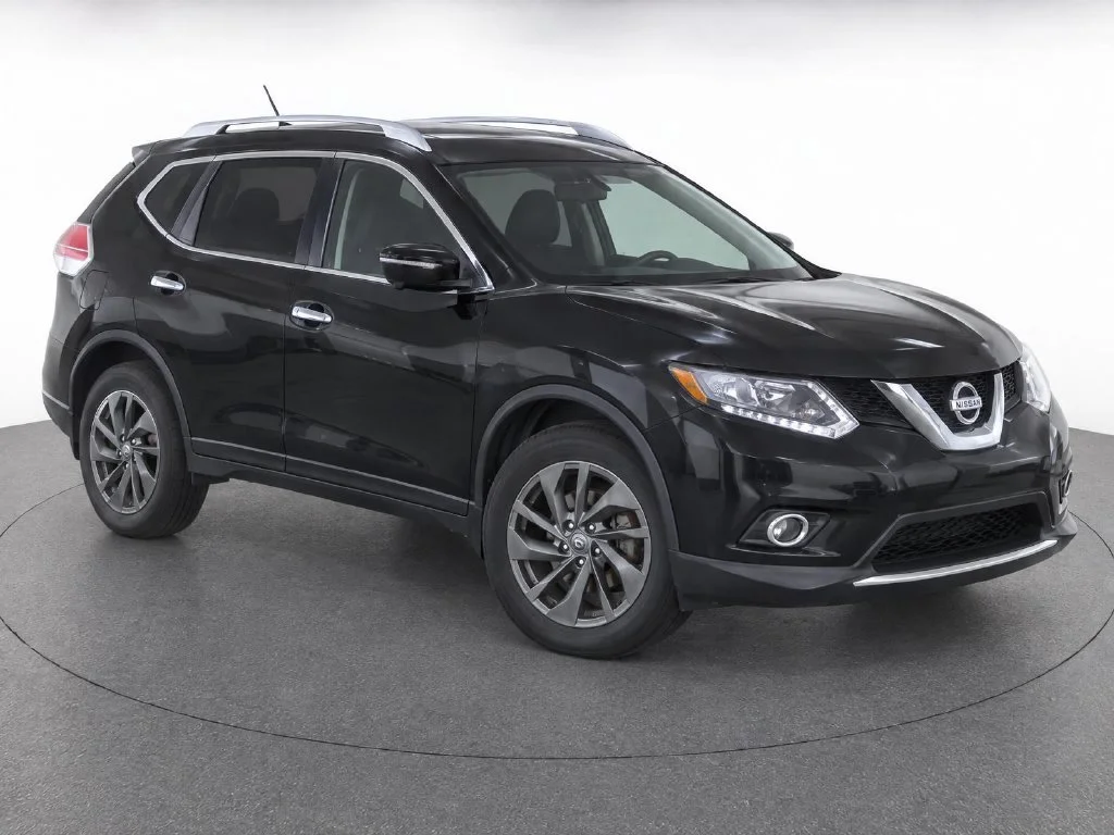Used 2015 Black Nissan SL image 2