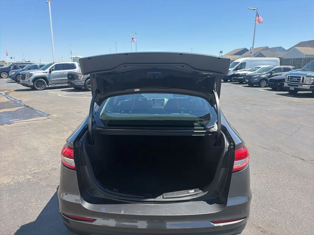 Used 2019 Gray Ford SE image 45