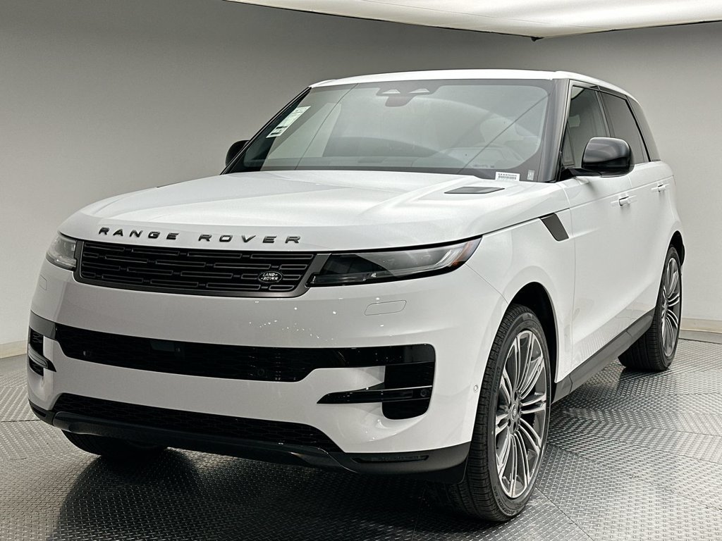 Used 2025 Fuji White Land Rover SE image 1