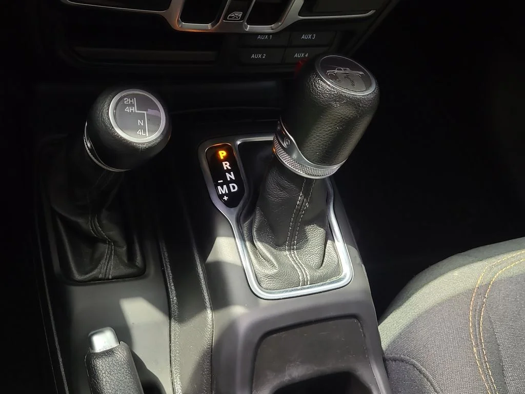 Used 2024 White Jeep Sport S image 26