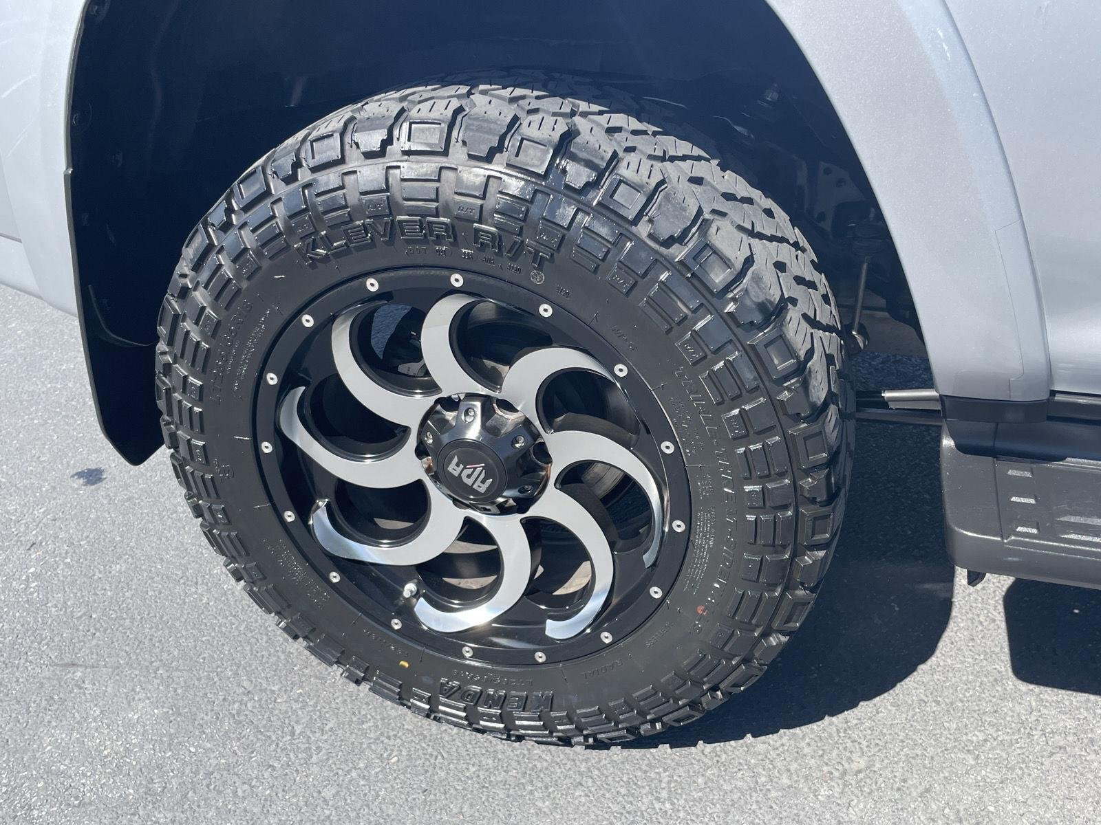 2022 Toyota 4Runner SR5 Premium - Photo 18