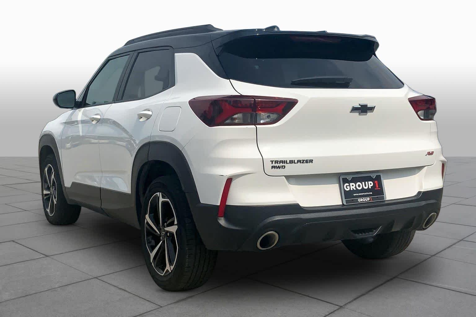Used 2023 Summit White Chevrolet RS image 12