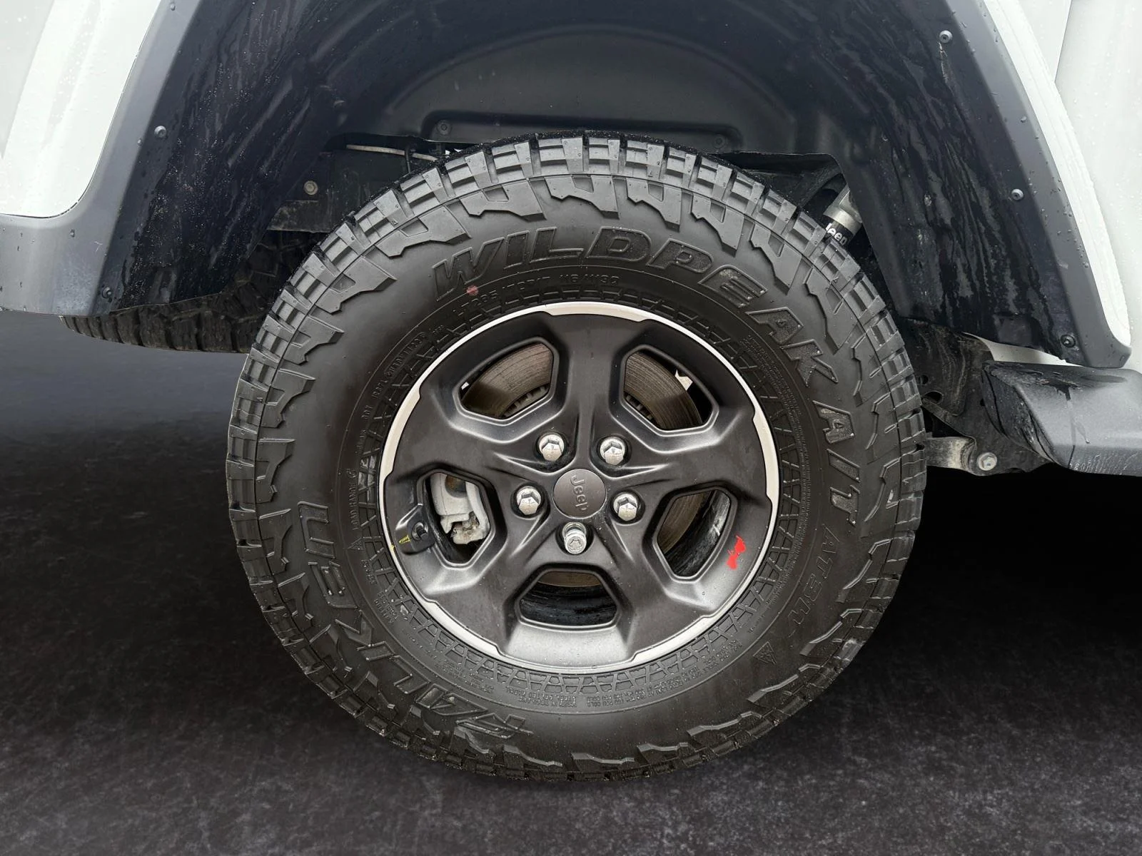 Used 2022 Bright White Clearcoat Jeep Rubicon image 27