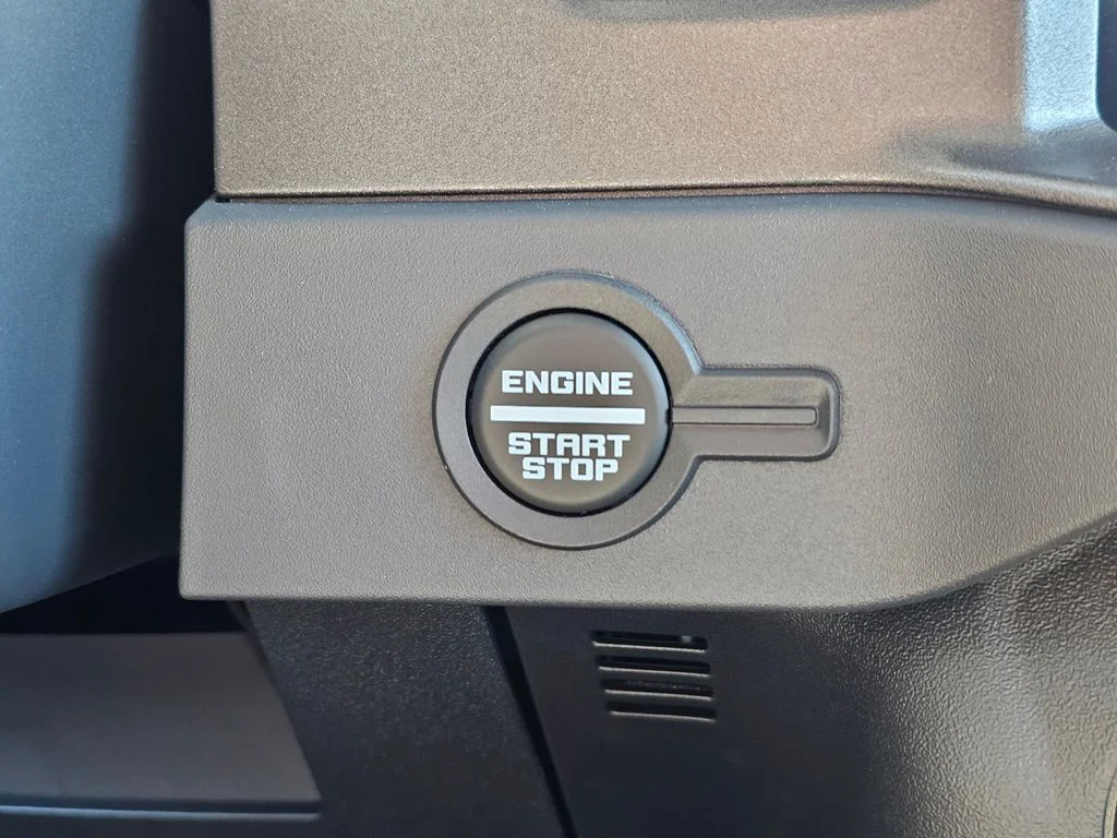 New 2025 Azure Gray Metallic Tri-Coat Ford Badlands® image 31
