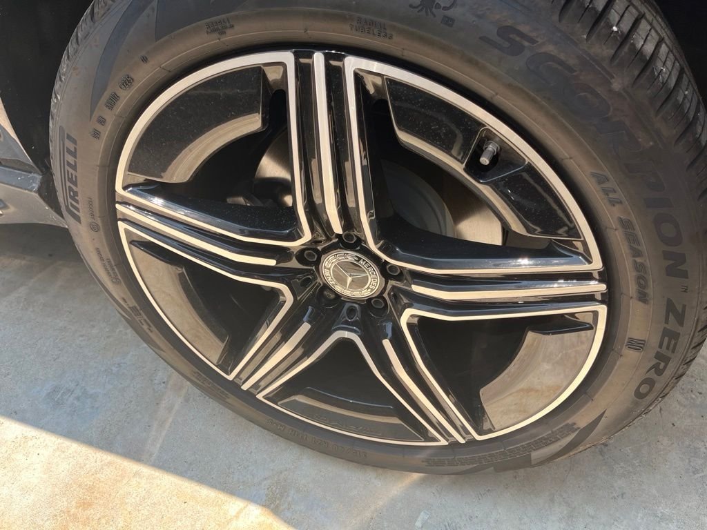 Used 2026 Black Mercedes-Benz GLE 450 image 7