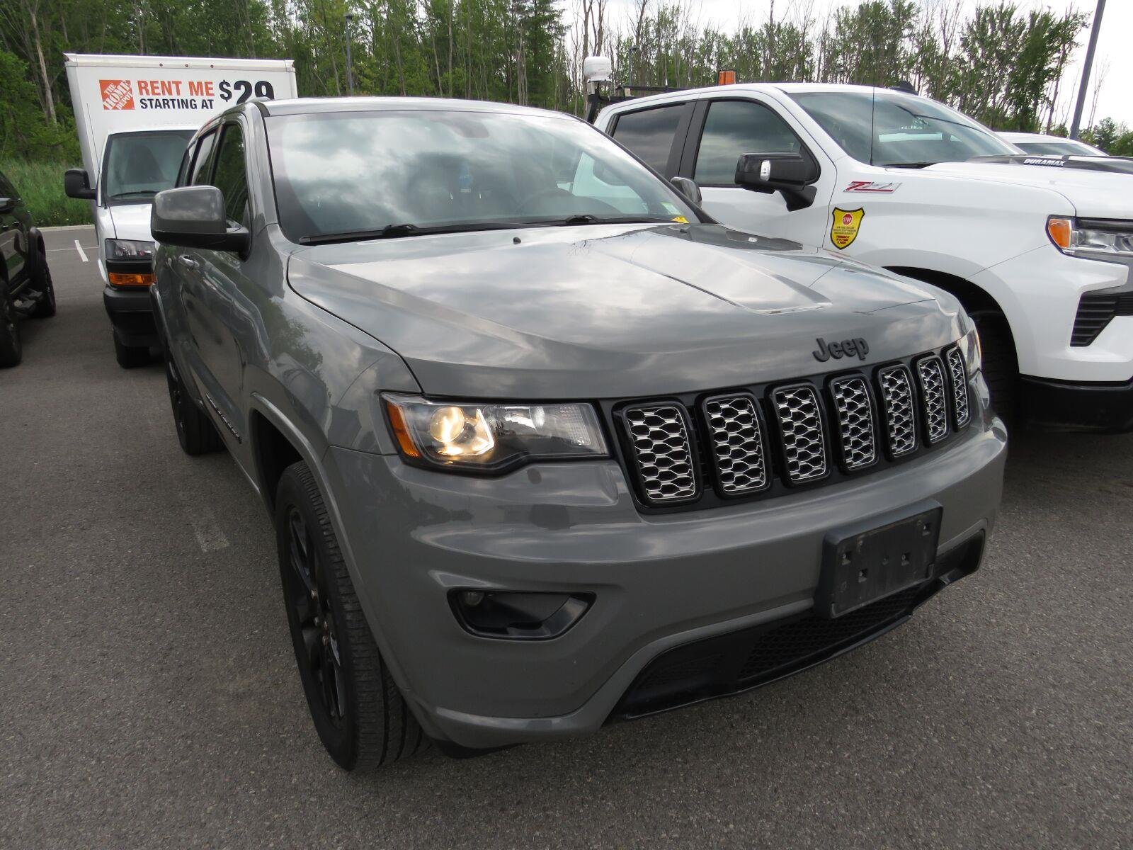 Used 2020 Sting-Gray Clearcoat Jeep Altitude image 2